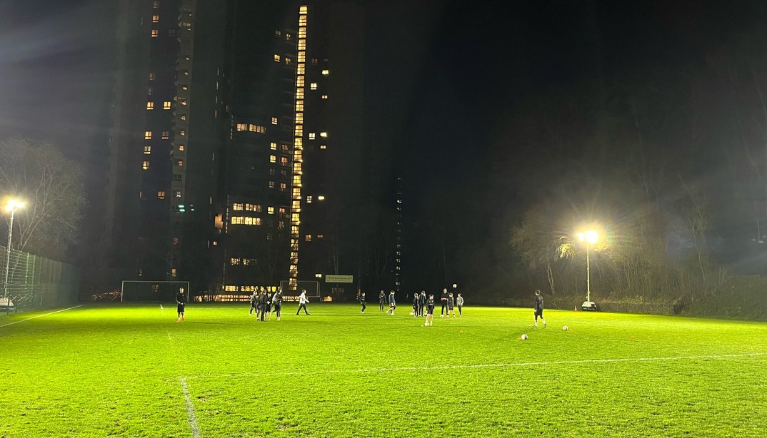 Mobile Beleuchtung auf dem Sportplatz Holenacker