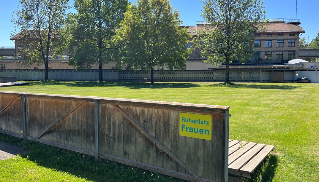 Bild zeigt den Ruheplatz für Frauen im Marzili