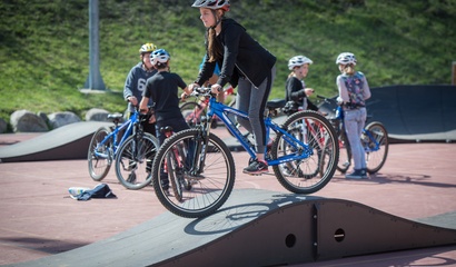 Pumptrack auf dem Pausenplatz Brunnmatt