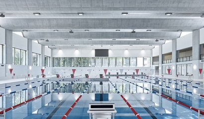 50m-Schwimmbecken der Schwimmhalle Neufeld