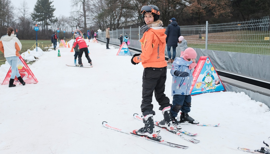 Skilift Weyerli und Sunrise SnowDays: Berner Kids treiben Wintersport