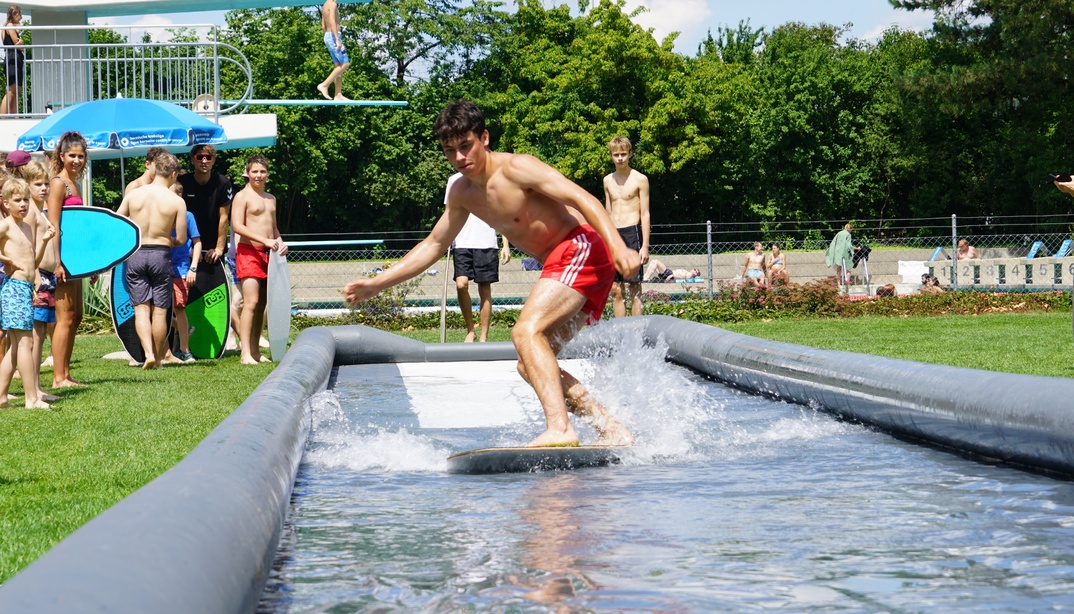 Skimboard-Anlage im Freibad Marzili