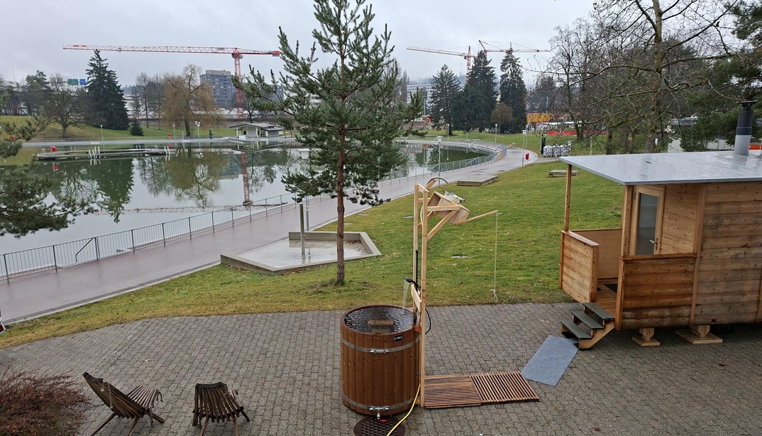 Saunawagen auf dem Gelände des Freibads Weyermannshaus