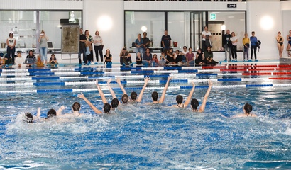 Zug um Zug schwimmen: die Schwimmhalle Neufeld ist offen