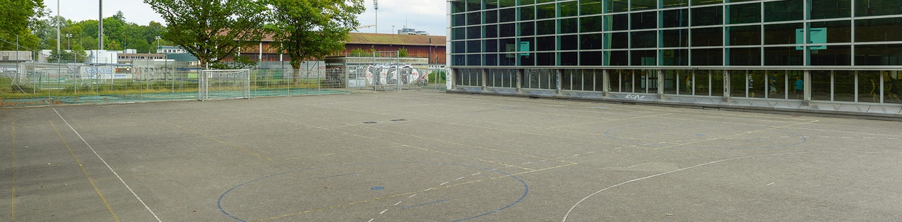 Hartplatz Gymnasium Neufeld