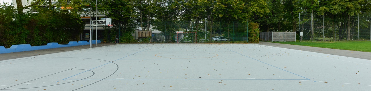 Allwetter- und Hartplatz Tscharnergut