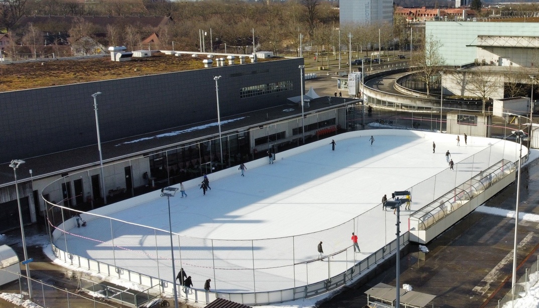 Ausseneisfeld der PostFinance-Arena