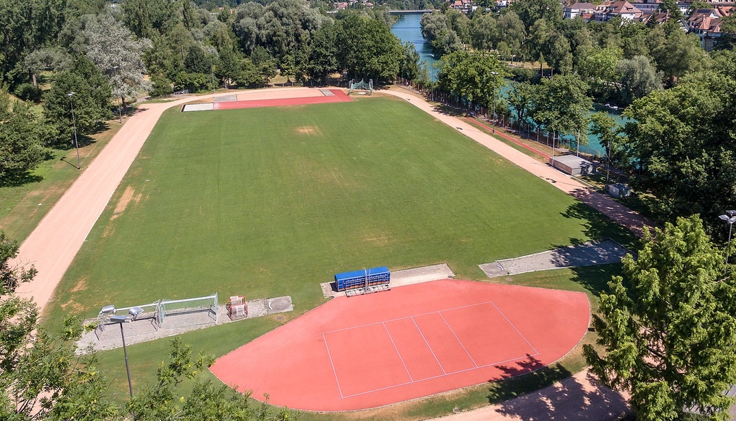 Schulrasenfeld Schönau